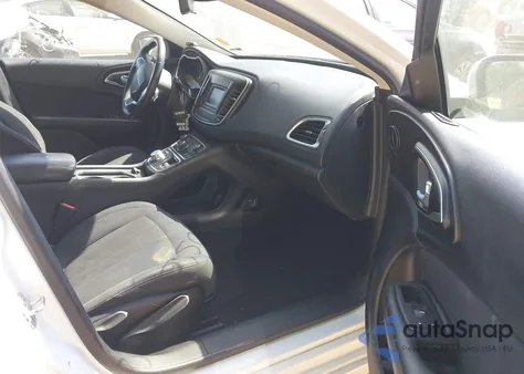 2015 Chrysler 200 Limited z USA, uszkodzony, nr VIN 1C3CCCAG9FN759750